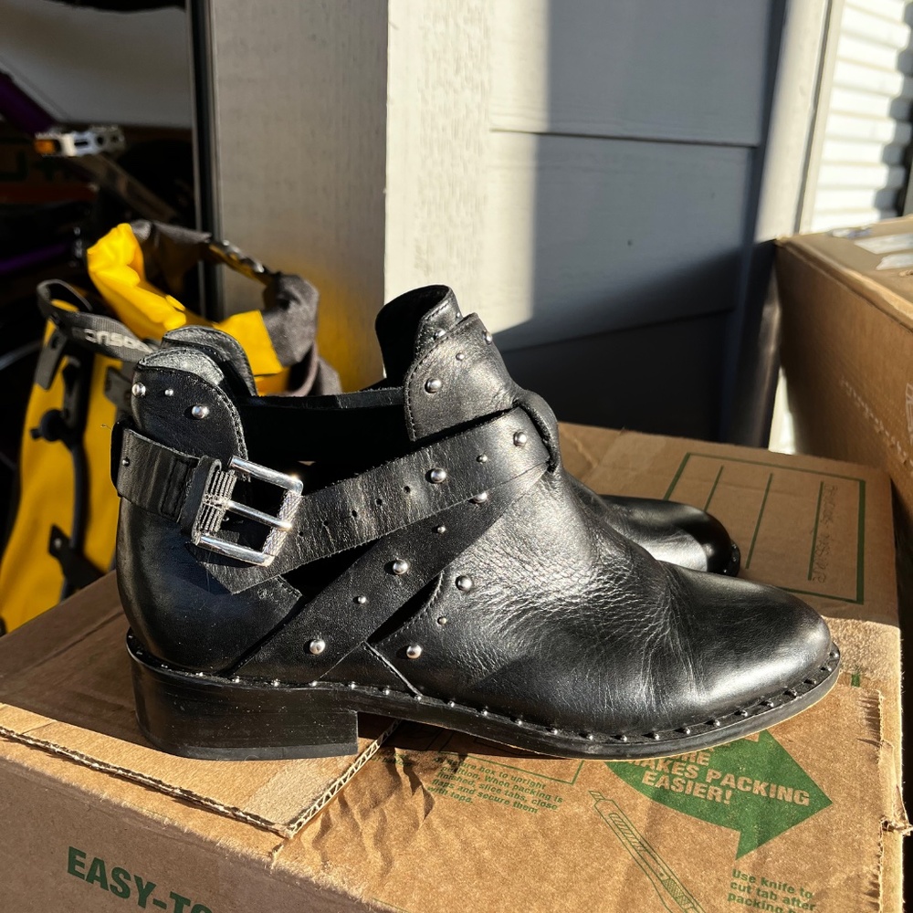 Halogen Hailey Booties - Picture 3 of 7